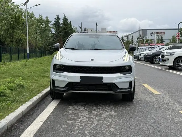 LYNK & CO Lynk 05 2.0TD four-wheel drive Halo