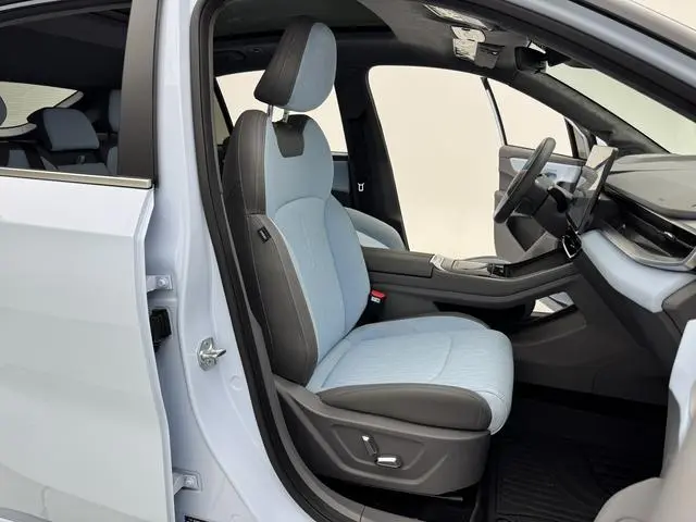 Livan Ruilan 7 Chi Yue