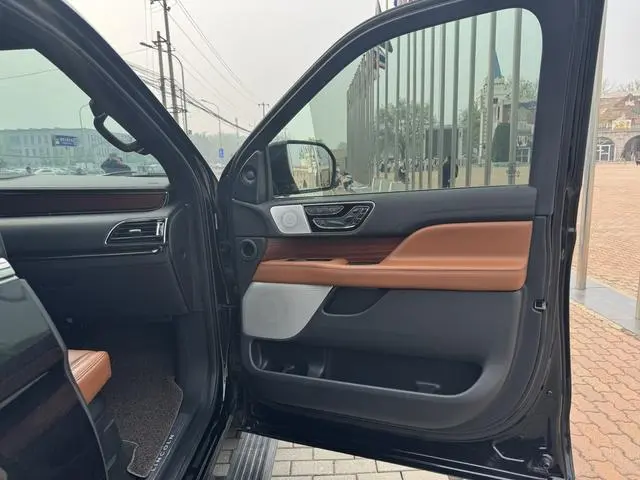 Lincoln Navigator 3.5T MONO Limited Edition MONO BLACK