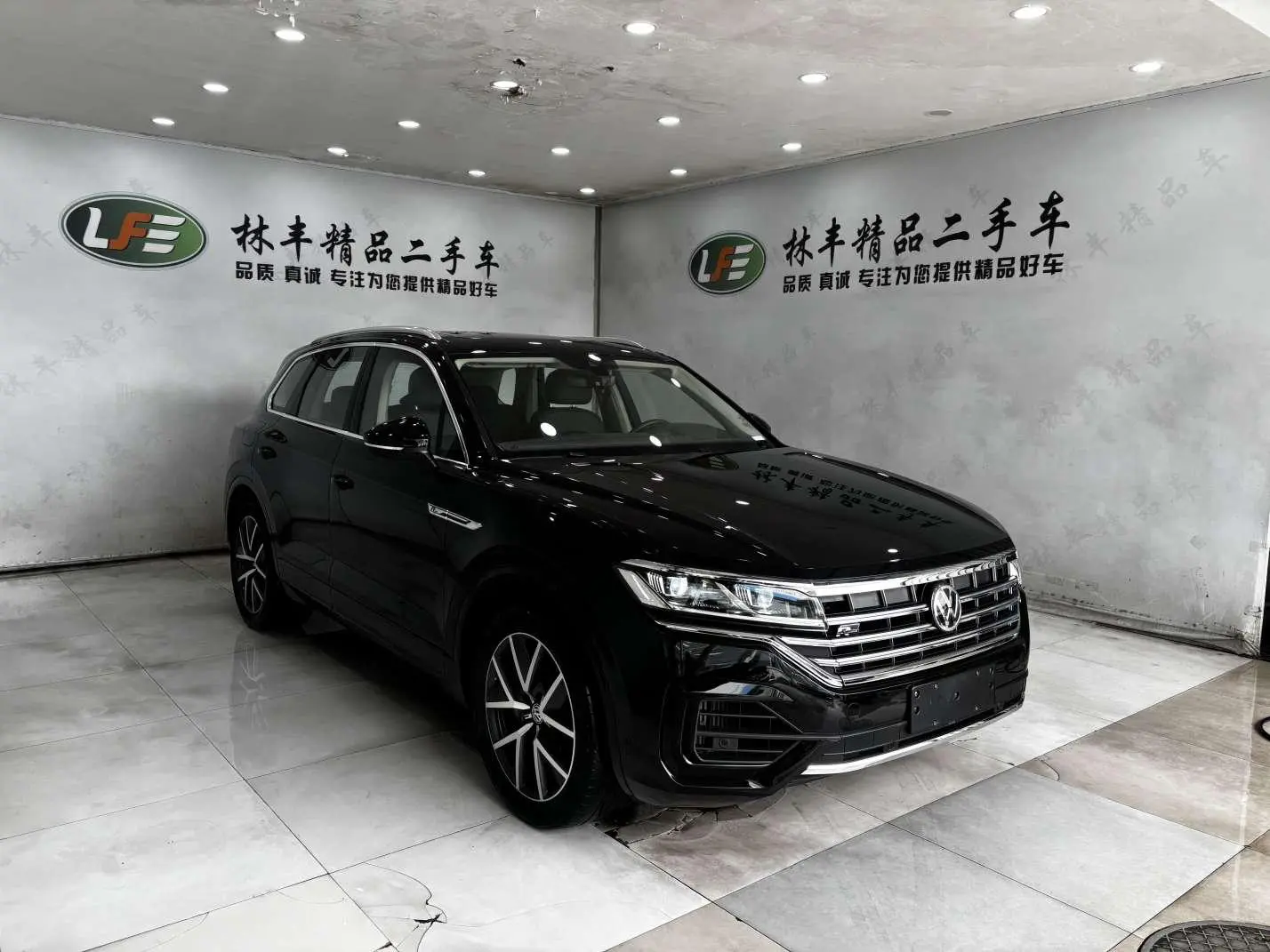 Volkswagen Touareg 3.0 TSI Sharp Front Version Country V