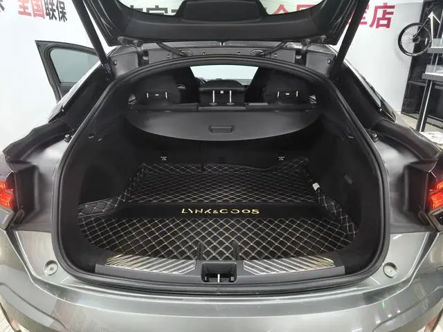 LYNK & CO Lynk 05 2.0TD four-wheel drive Halo