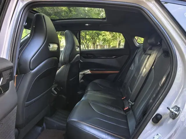 Changan Changan UNI-V 2.0T Collar Speed Version