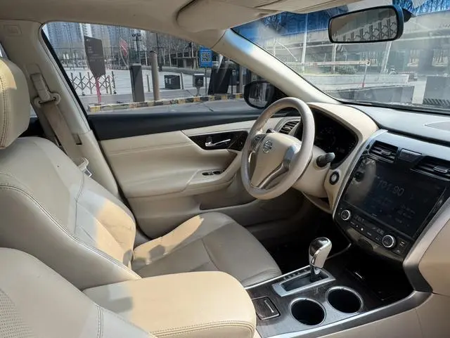 Nissan Teana Facelift 2.0 L XL Comfort Edition