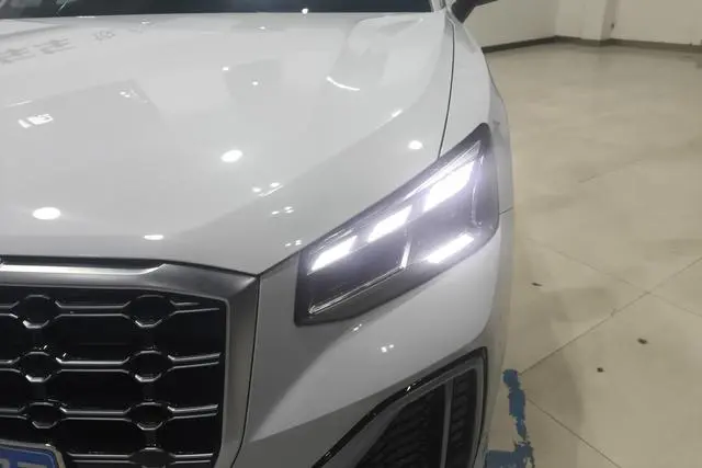 Audi Audi Q2L 35 TFSI aggressive dynamic type