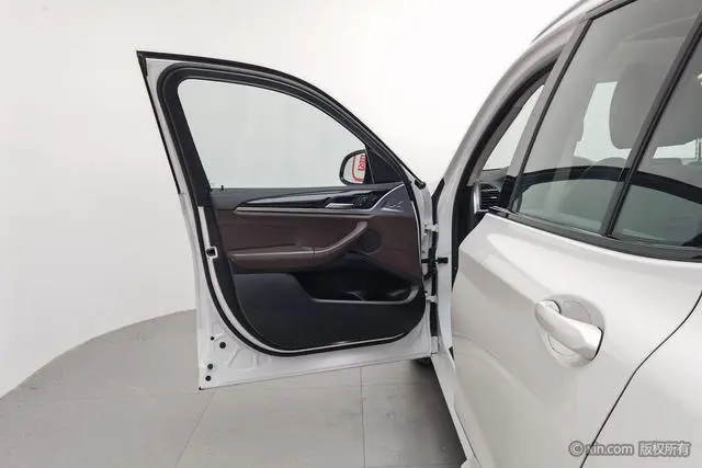 BMW BMW X3 xDrive28i M sports suit