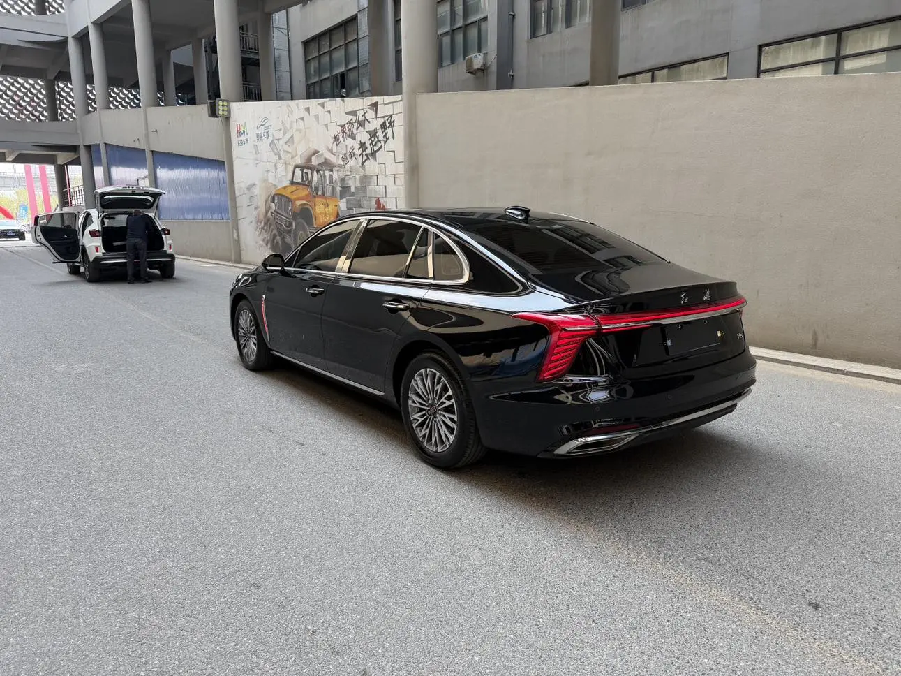 Hongqi Hongqi H5 1.5T DCT Zhilian Flag Rhyme Version