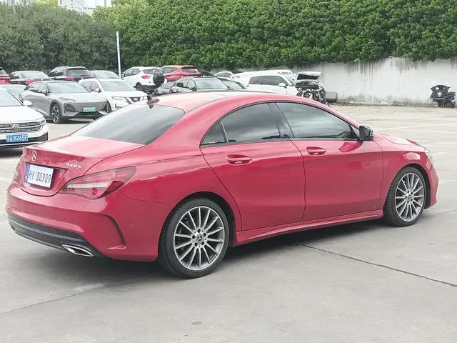 Mercedes-Benz Mercedes-Benz CLA CLA 220 4MATIC