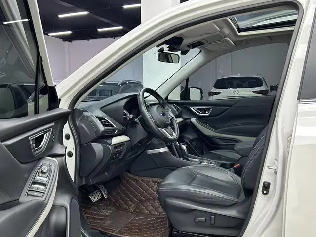 Subaru FORESTER Forester 2.0i AWD Ultimate Edition EyeSight