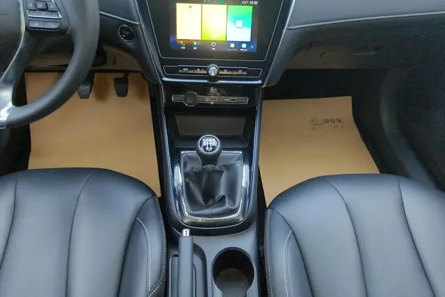 Roewe Roewe i5 1.5L Manual 4G Interconnection Linghao Ultimate Edition