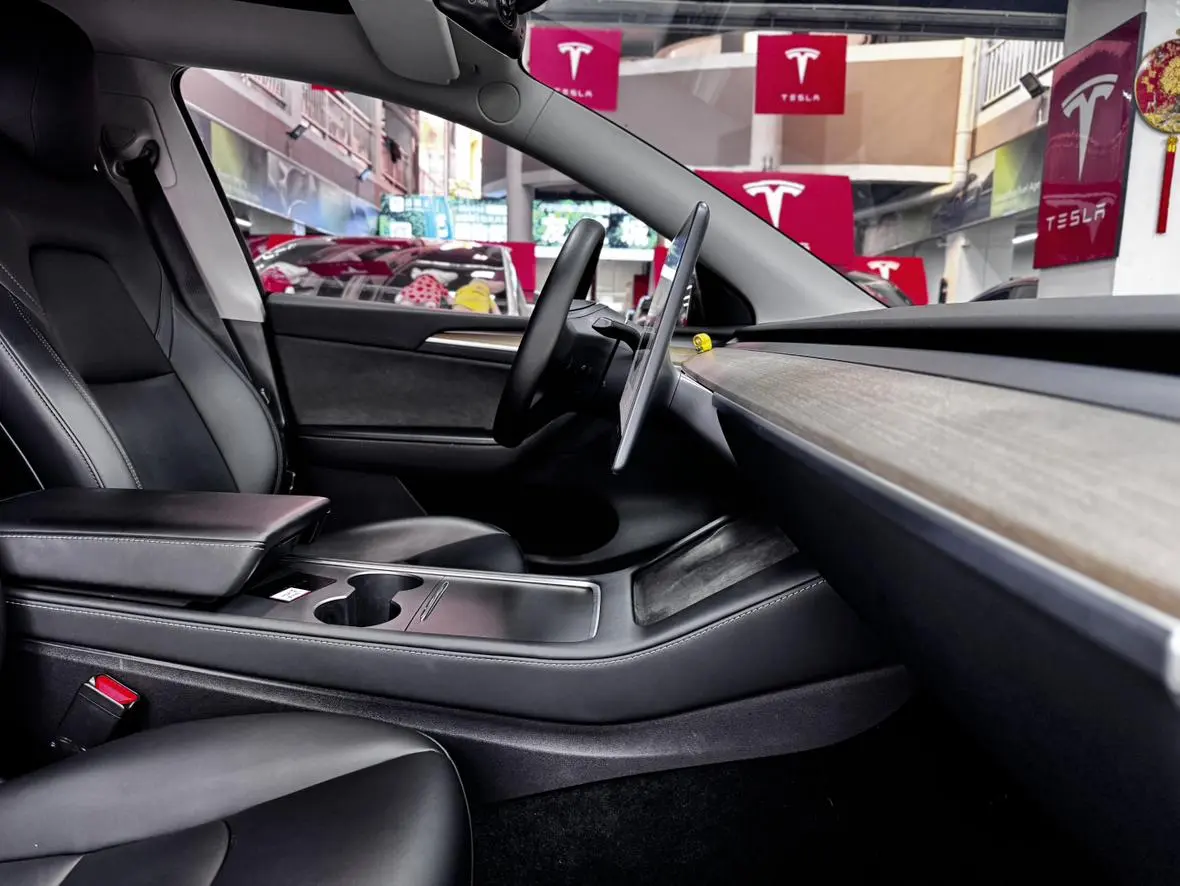 Tesla Model Y Long battery life all-wheel drive version