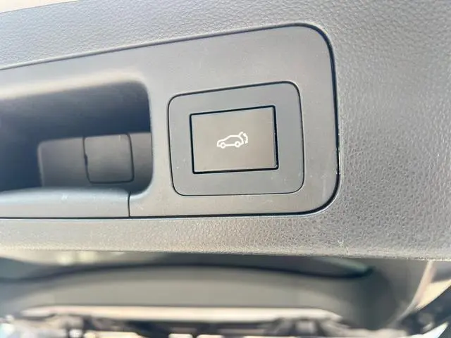 GAC Trumpchi GS8 390T two-wheel drive Luxury Zhilian Commemorative Edition