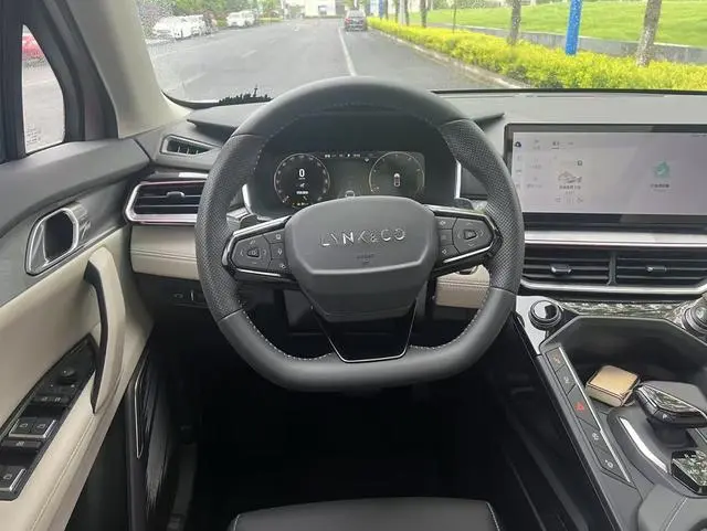 LYNK & CO Lynk 06 Remix 1.5T Shero