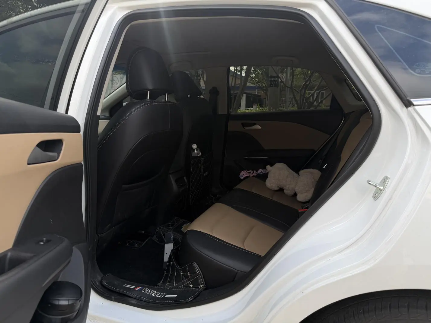 Chevrolet Cruze 320 automatic Enjoy Skylight version