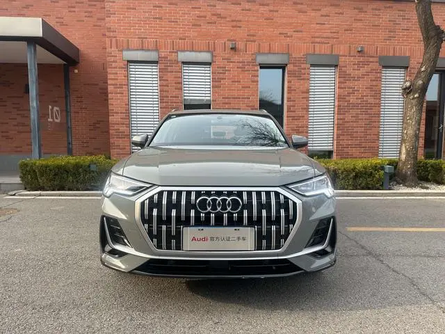 Audi Audi Q3 35 TFSI fashion and elegant