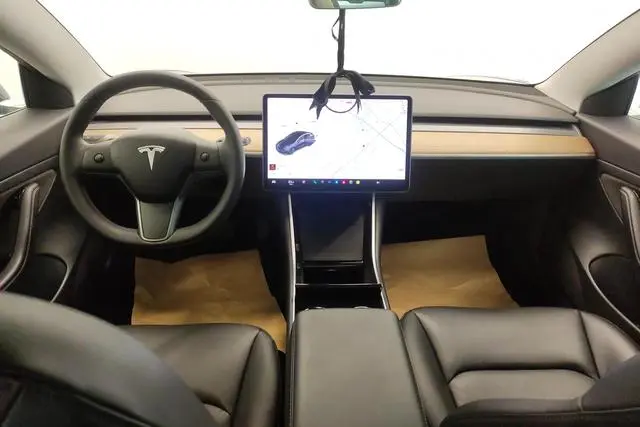 Tesla Model 3 Upgraded version of standard battery life rear drive