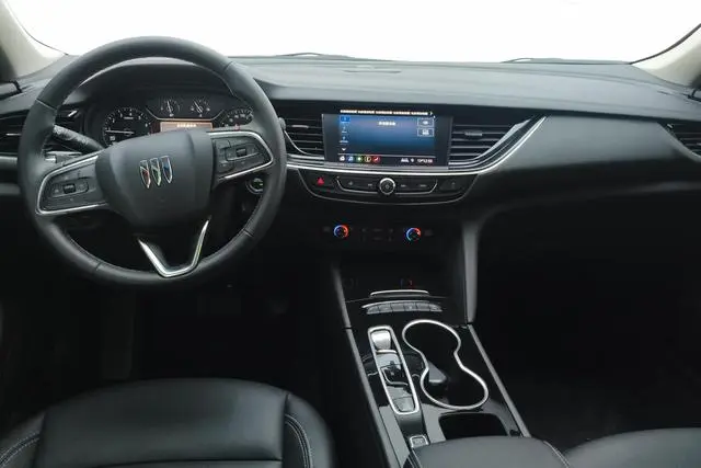 Buick Regal 25T Premium Edition