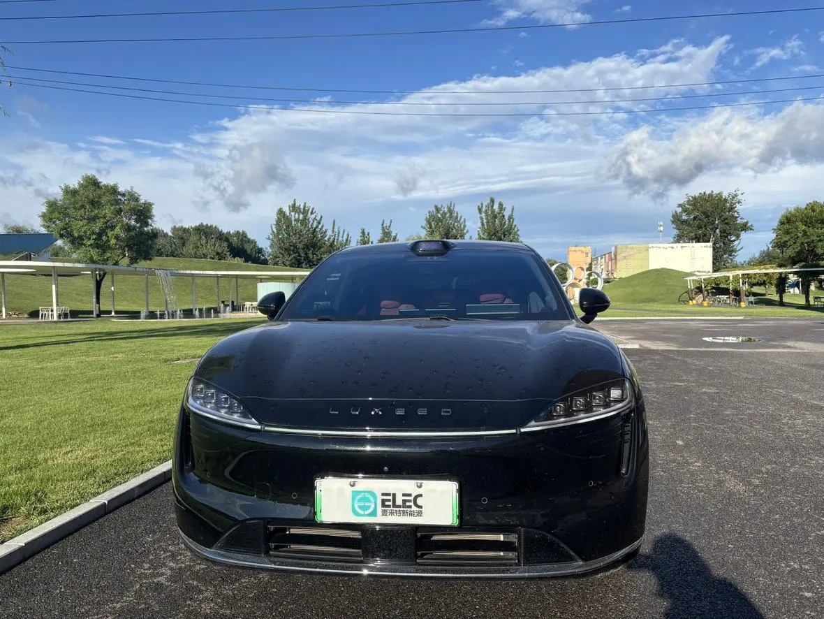LUXEED Wisdom World R7 Extended range 37kWh Max rear drive version