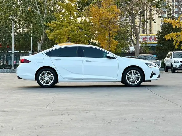 Buick Regal 552T luxury