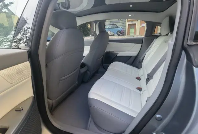 Dongfeng eπ eπ007 Pure electric 540 four-wheel drive Max version