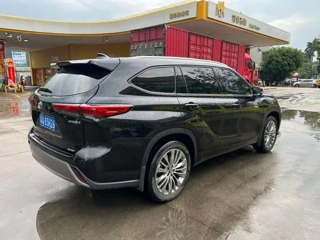TOYOTA Highlander Dual-engine 2.5L four-wheel drive deluxe edition 7-seater