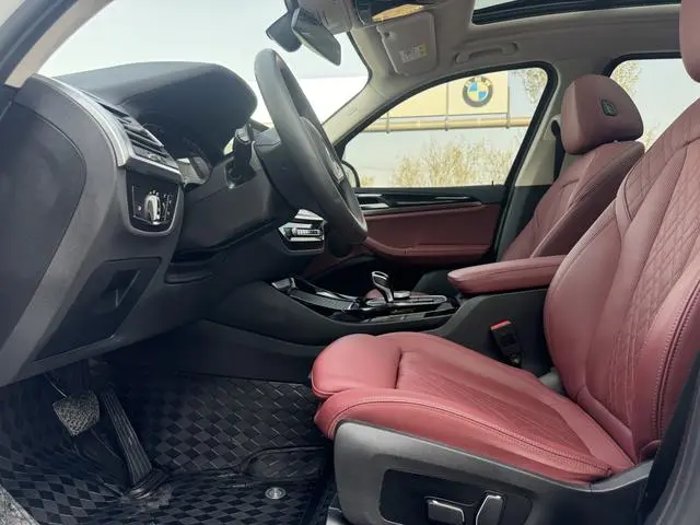 BMW BMW X3 Facelift xDrive25i M sports suit