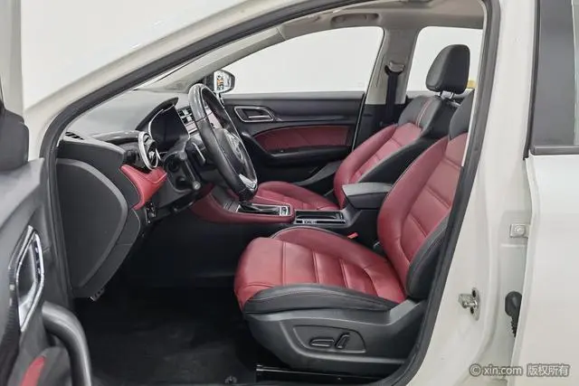 MG MG6 20T Automatic Trophy Competitive Edition + BOSE Audio Deluxe Set