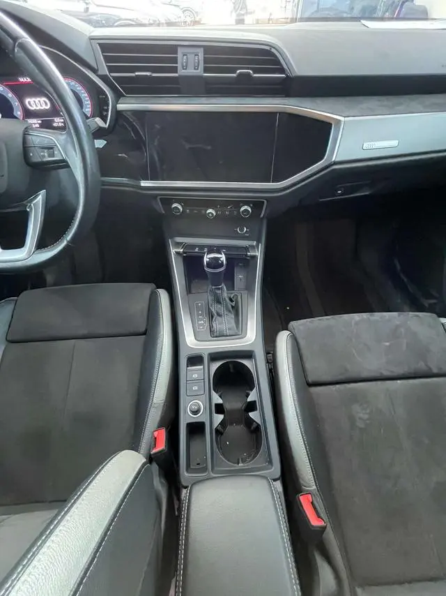Audi Audi Q3 35 TFSI fashion and elegant
