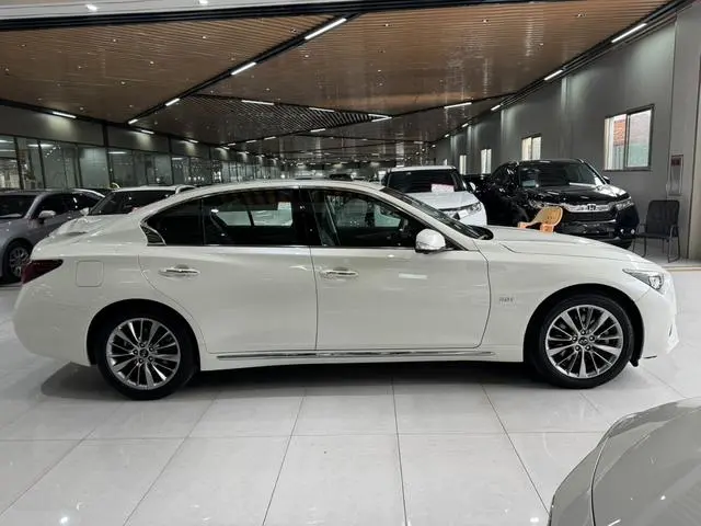 Infiniti Infiniti Q50L 2.0T Premium Version Country V