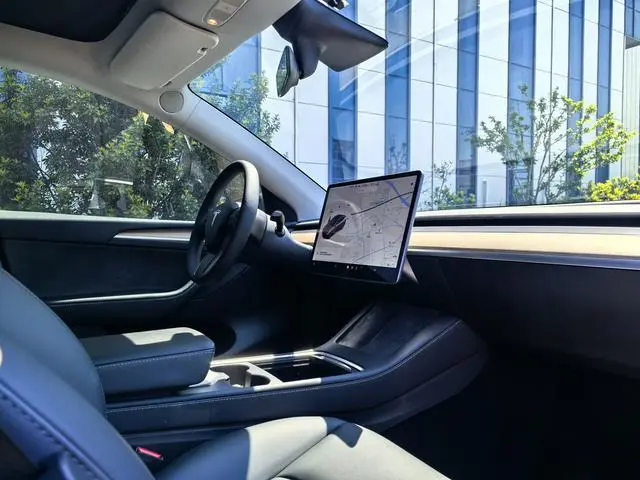 Tesla Model Y Standard battery life, rear-wheel drive version