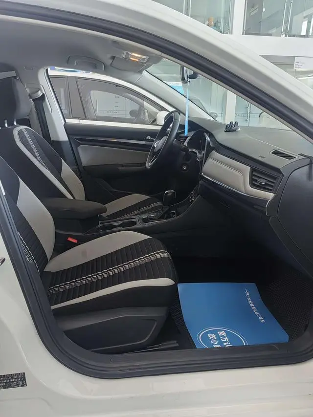 Volkswagen Bora 200TSI DSG Smooth Version