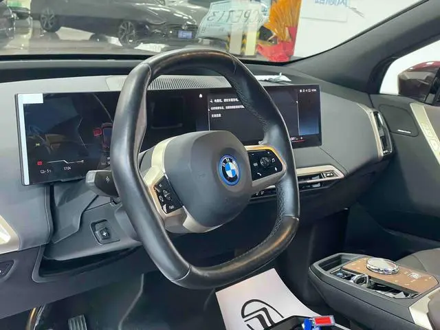 BMW BMW iX xDrive40