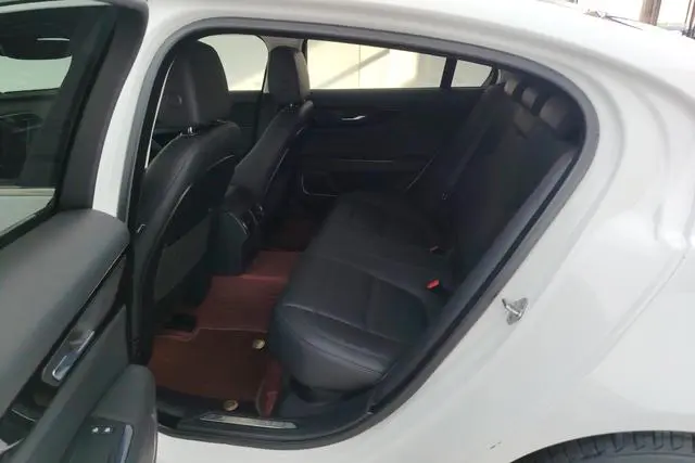 Jaguar Jaguar XEL 2.0T 250PS S aggressive and elegant version