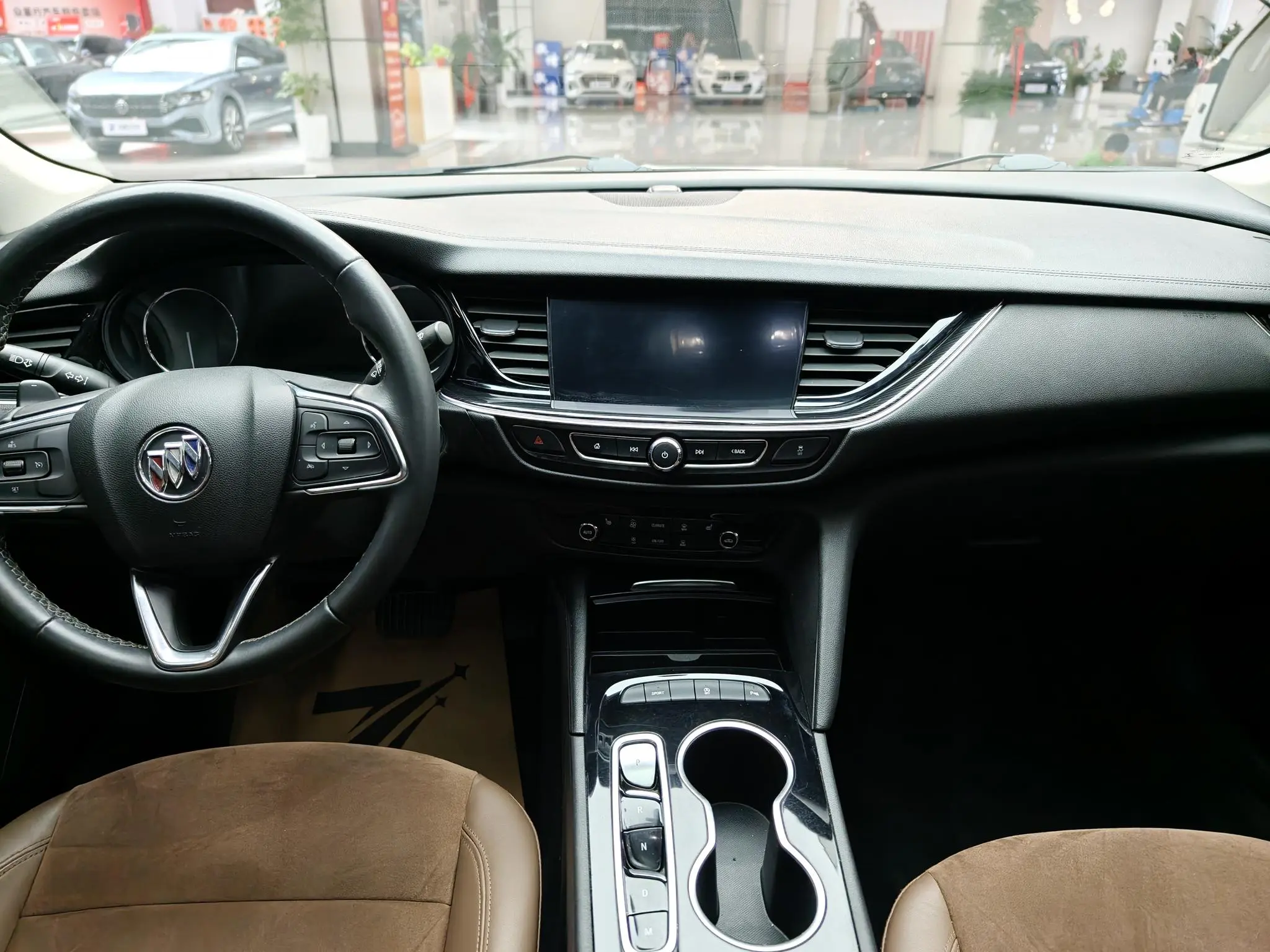 Buick Regal 552T luxury