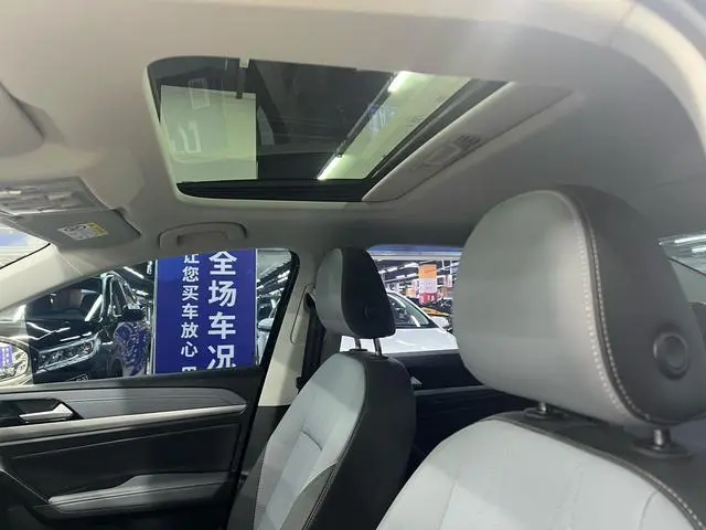 Volkswagen Lavida Facelift 1.5L automatic five million version