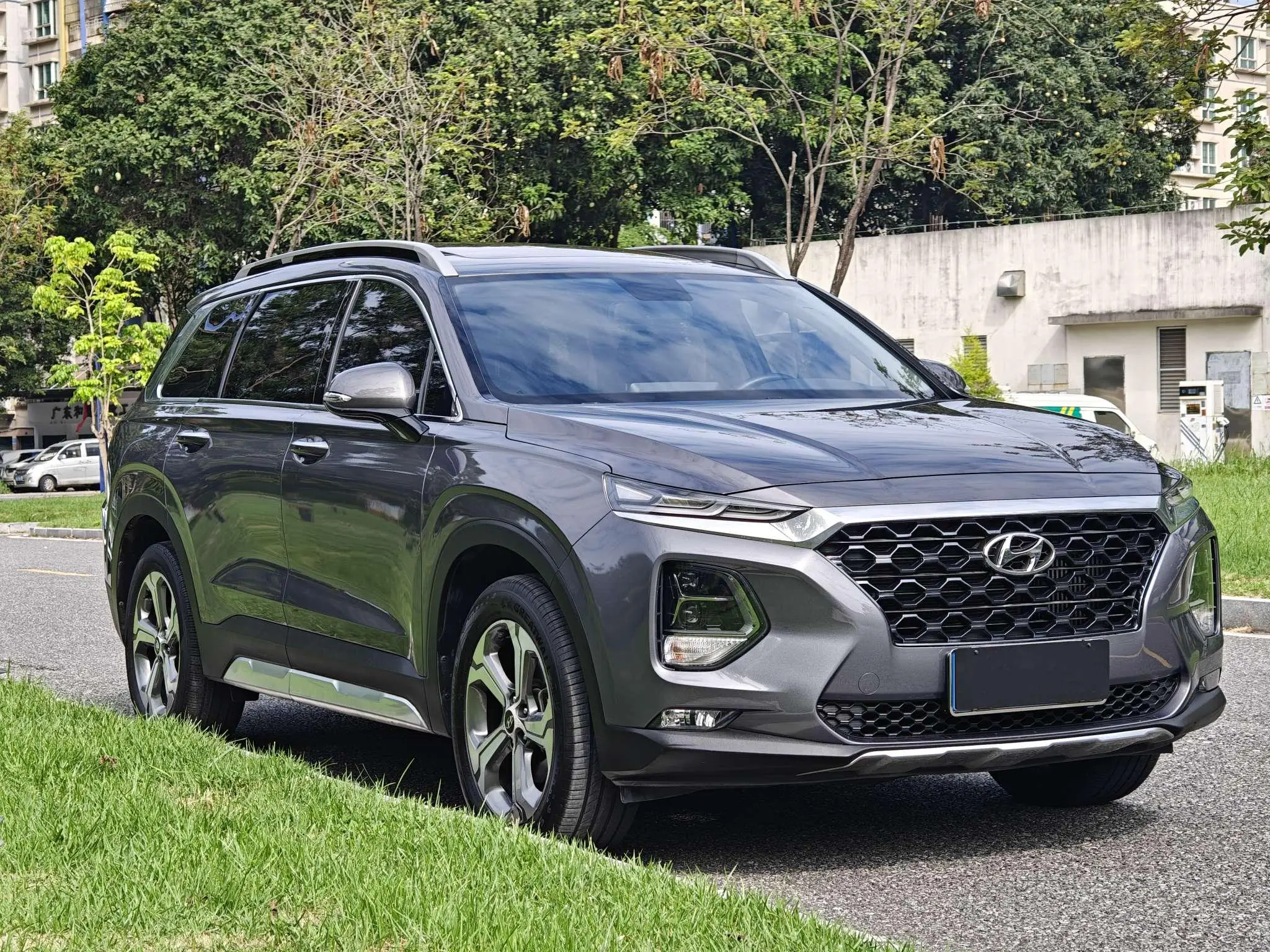 Hyundai Shengda 380 TGDi GLS automatic two-wheel drive deluxe edition Country V