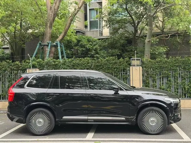 Volvo Volvo XC90 PHEV E-drive hybrid T8 Zhizun Edition 7-seater Country V