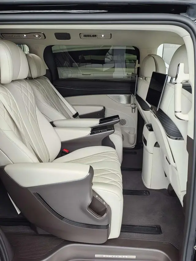Denza Denza D9 DM Smart driving version 1020 four-wheel drive flagship model