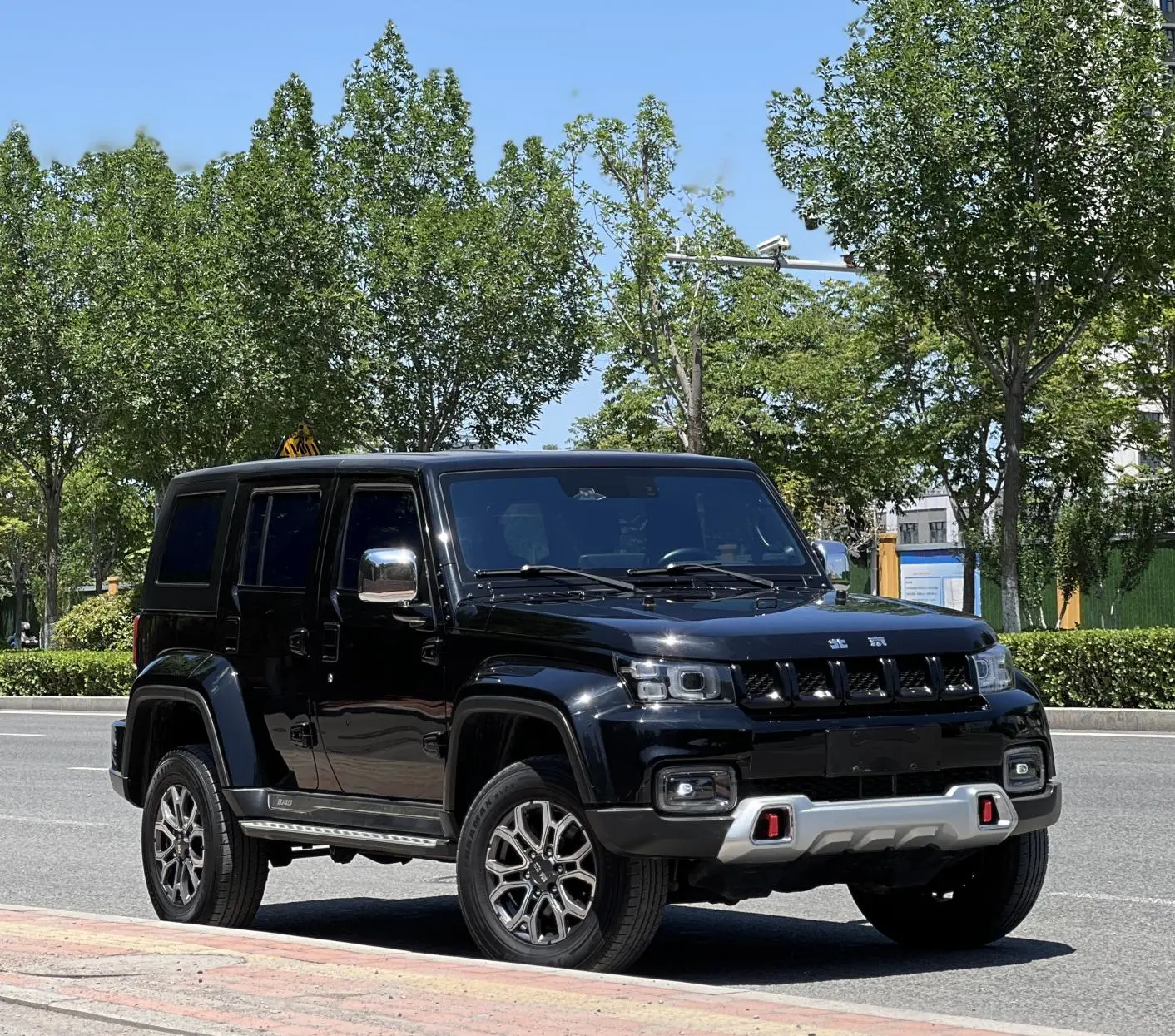 Beijing Beijing off-road BJ40 2.0T automatic four-wheel drive City Hunter edition knight type