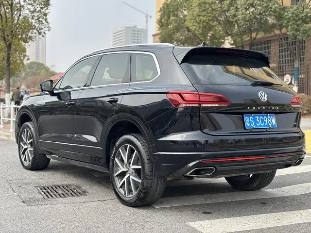 Volkswagen Touareg 3.0 TSI Sharp Front Version Country V