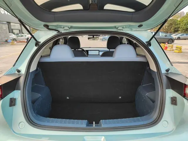 Geometry Geely Geometry E Firefly 320KM well-behaved tiger