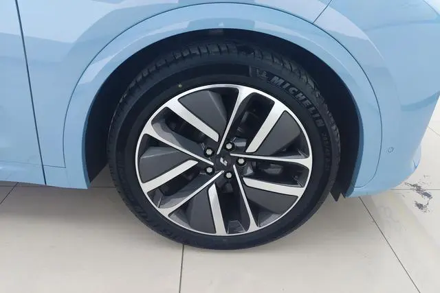 Li Auto Ideal L7 Ultra version