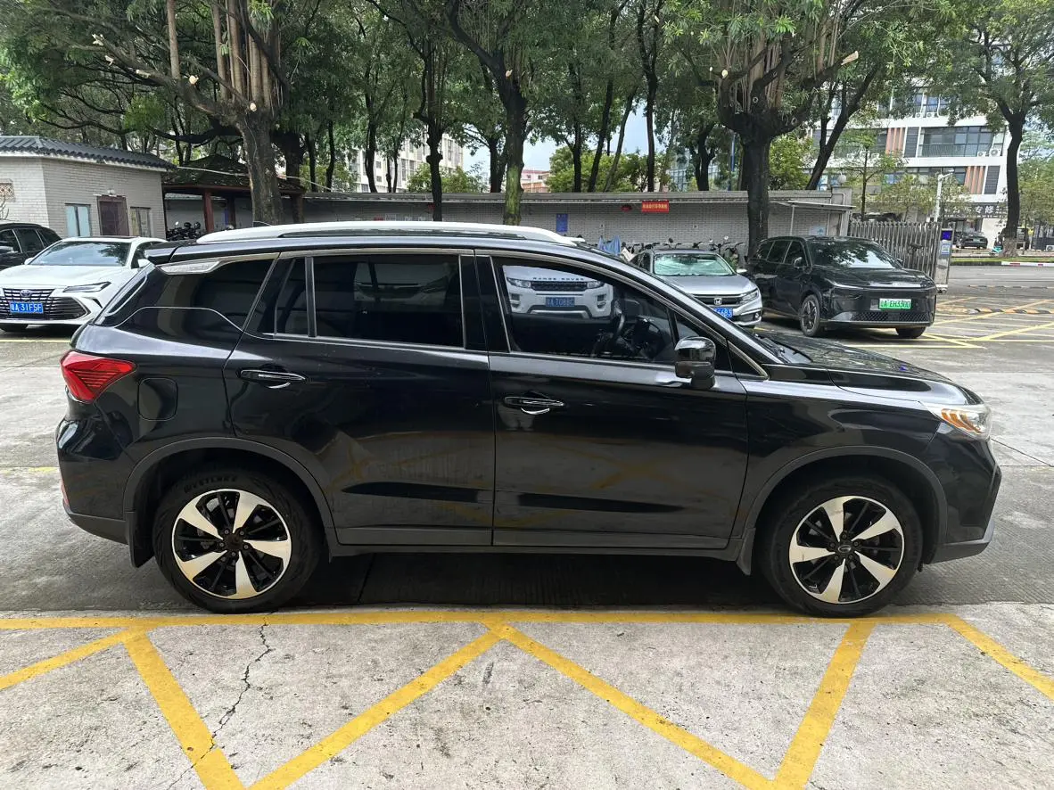 GAC Trumpchi GS4 235T automatic two-wheel drive luxury smart version