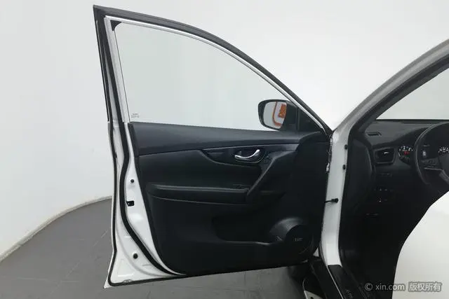 Nissan Qijun 2.5L CVT Luxury Pilot Edition 4WD