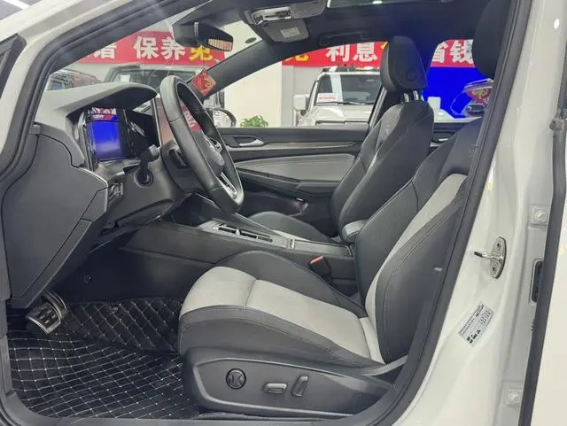 Volkswagen golf 300TSI R-Line