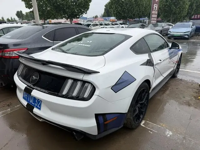 Ford Mustang 2.3T Performance Version