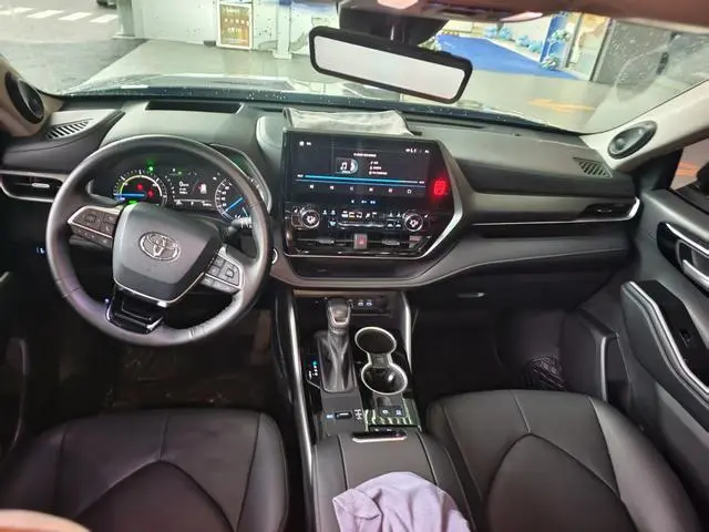 TOYOTA Highlander Dual-engine 2.5L four-wheel drive premium edition 7-seater