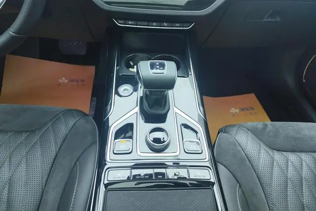 Hongqi Hongqi HS5 Facelift 2.0T Zhilian Flag Enjoy Edition