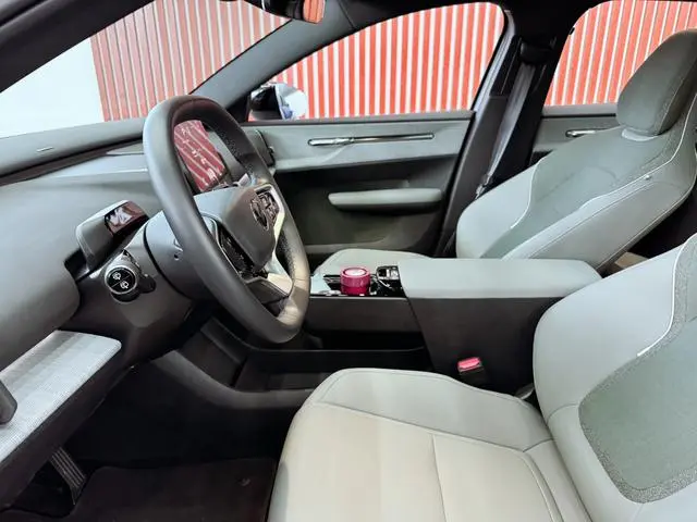 Volvo Volvo EX30 Rear drive long battery life version Ultra