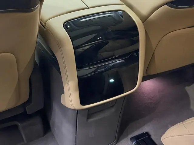 Denza Denza D9 DM 970 four-wheel drive flagship