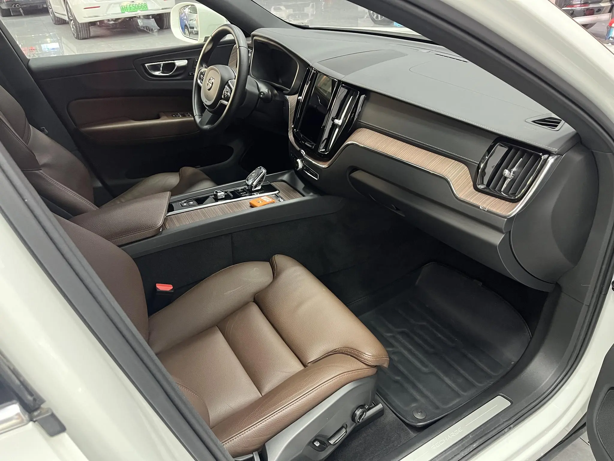 Volvo Volvo XC60 PHEV T8 four-wheel drive Zhiyuan Deluxe Edition